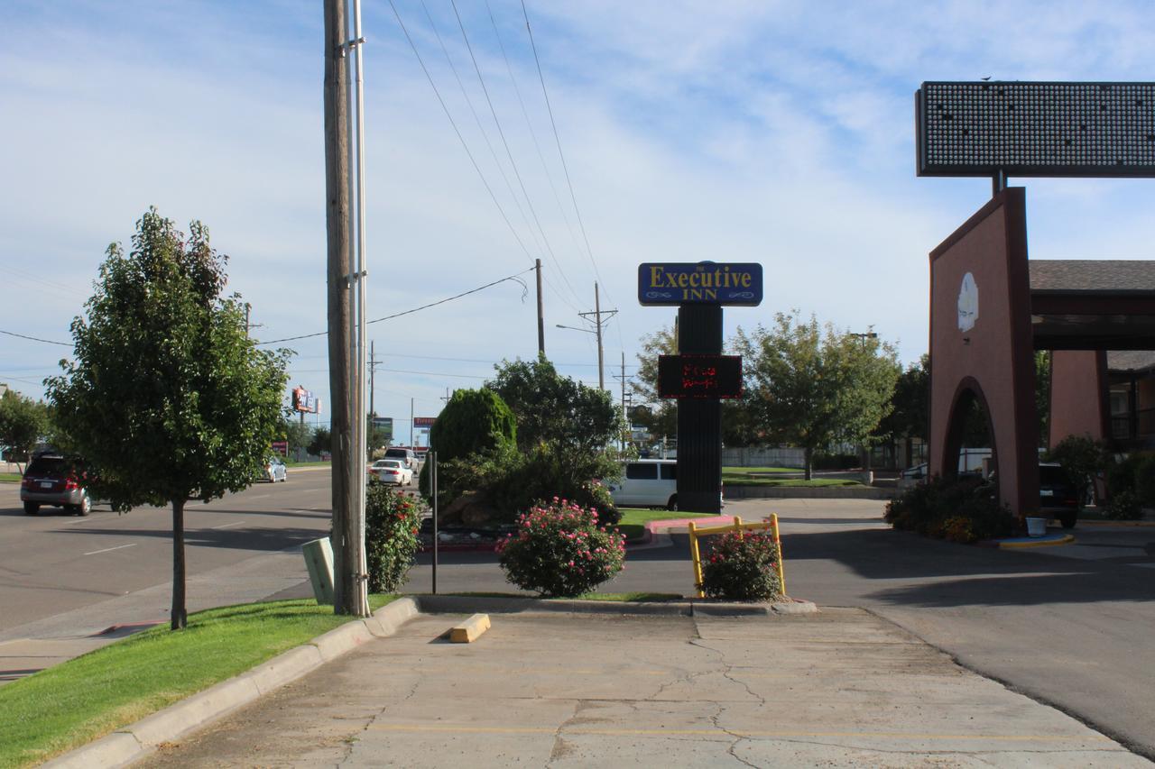 The Executive Inn & Suites Amarillo Bagian luar foto