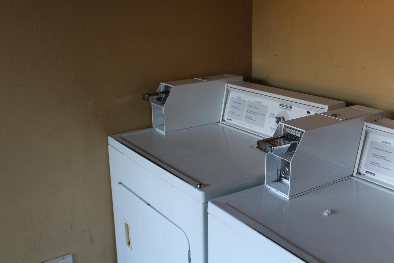 The Executive Inn & Suites Amarillo Bagian luar foto