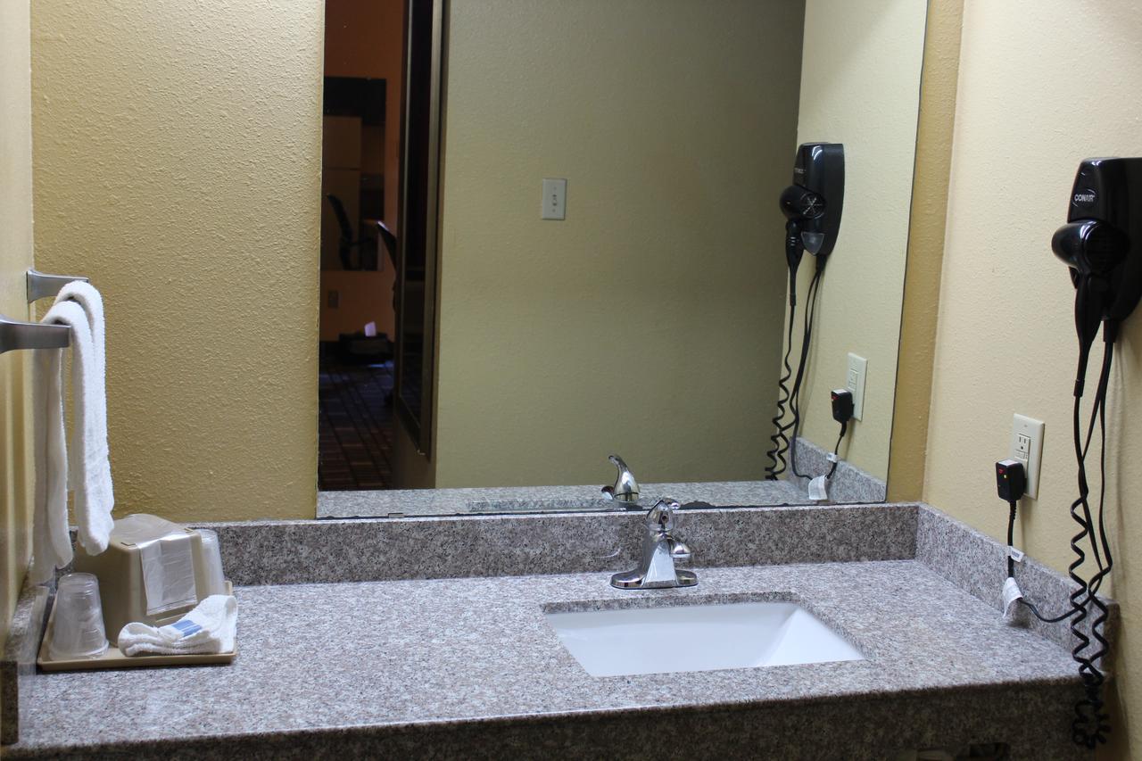 The Executive Inn & Suites Amarillo Bagian luar foto