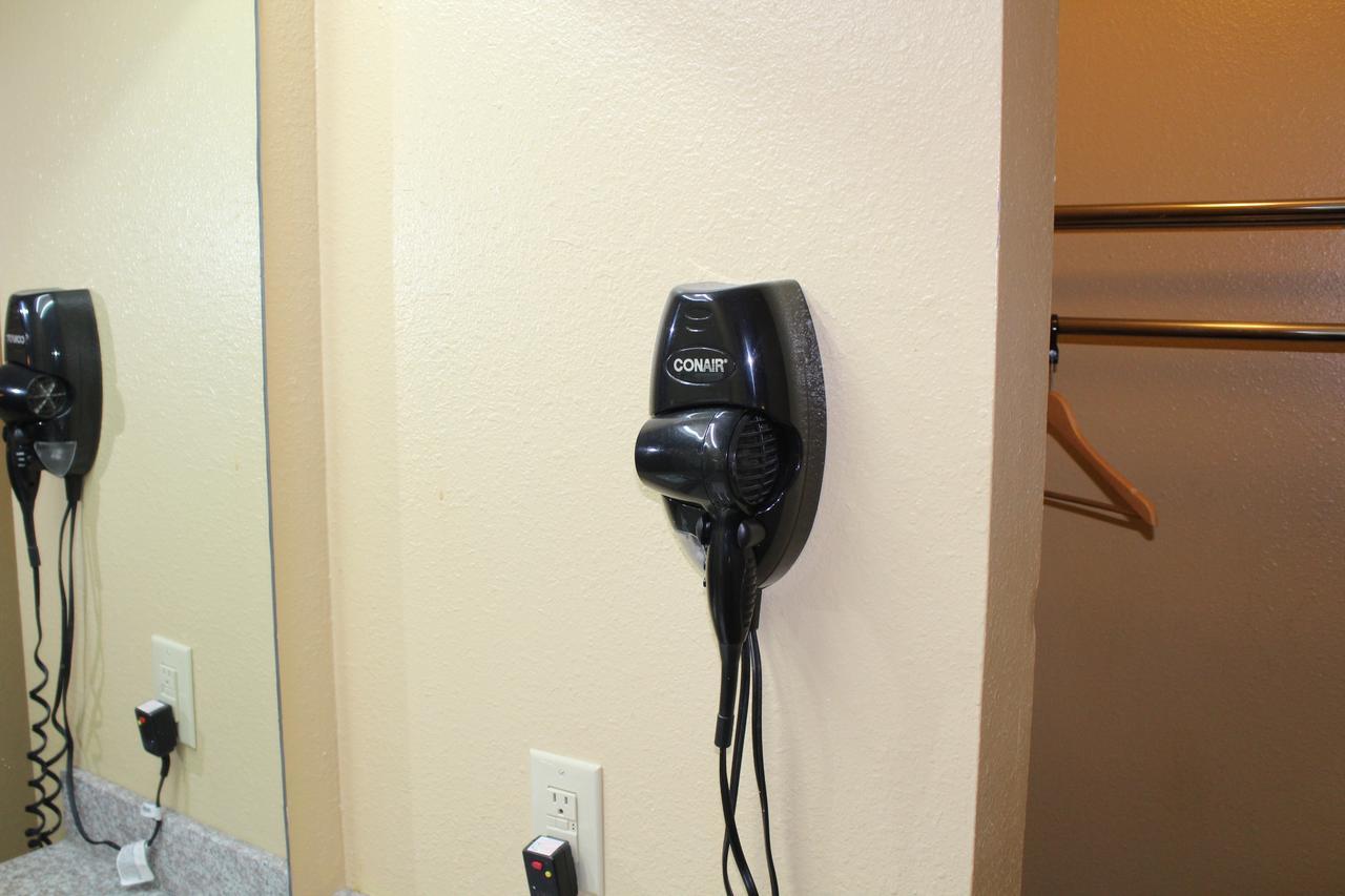 The Executive Inn & Suites Amarillo Bagian luar foto