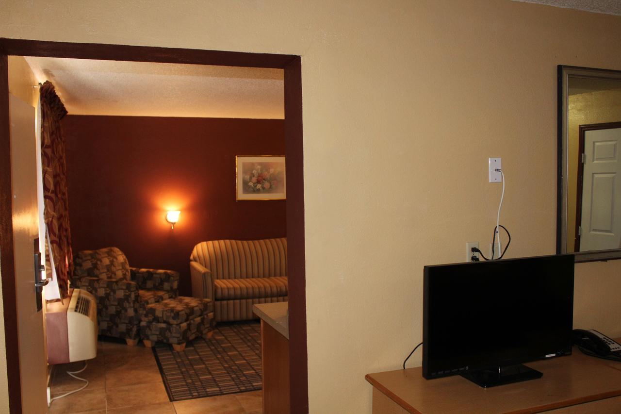 The Executive Inn & Suites Amarillo Bagian luar foto