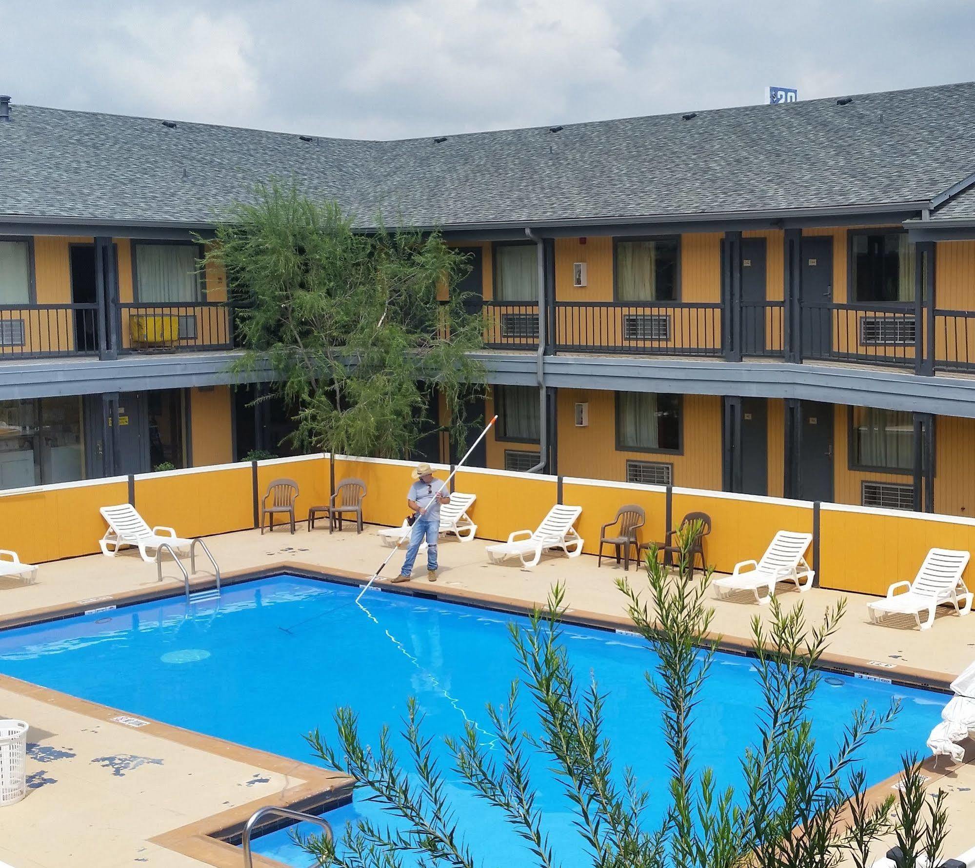 The Executive Inn & Suites Amarillo Bagian luar foto